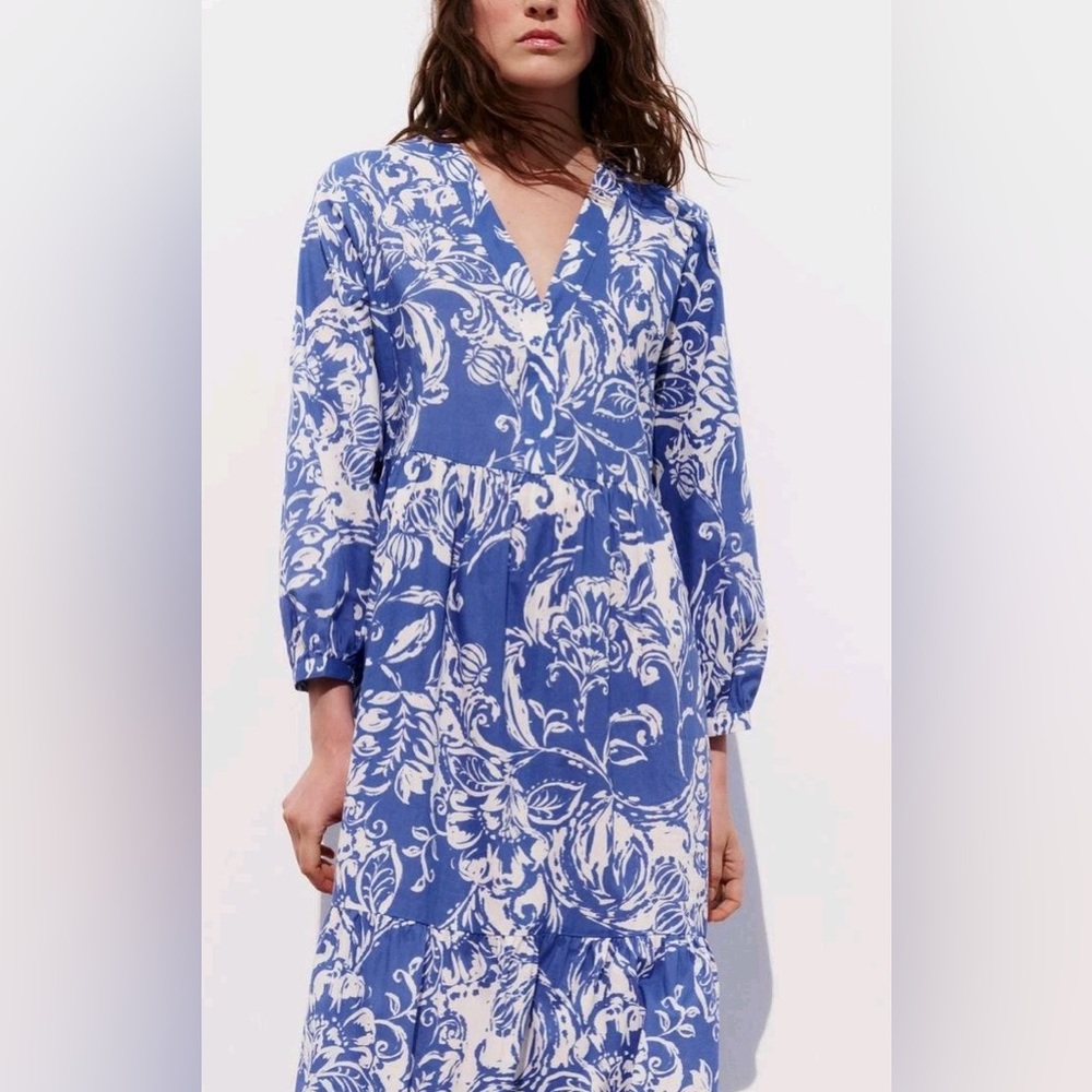 Zara Blue and White Patterned Blouse